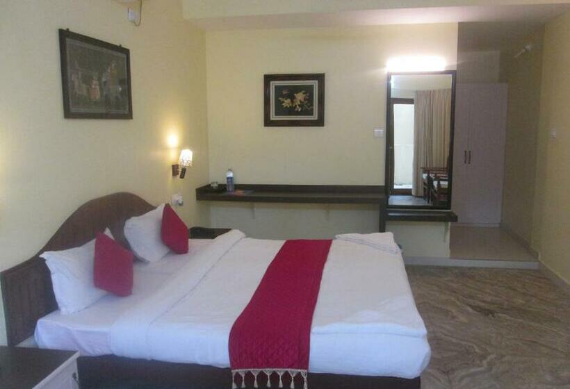 Lagoona Beach Resort, Kovalam