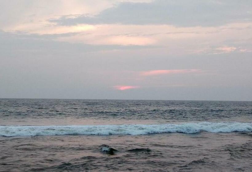 Lagoona Beach Resort, Kovalam