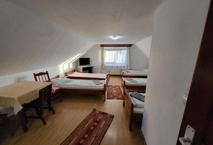 膳宿费 Betty Panzio