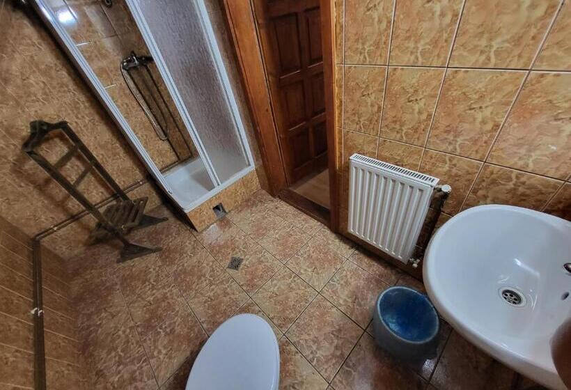 膳宿费 Betty Panzio