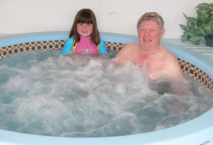 Cambrian Lodge Motel