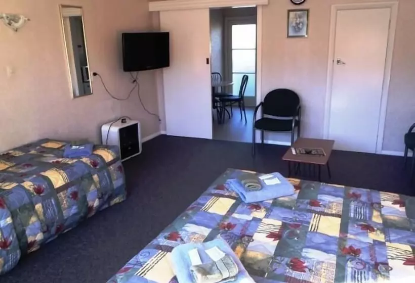 Cambrian Lodge Motel