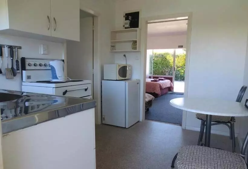 Cambrian Lodge Motel