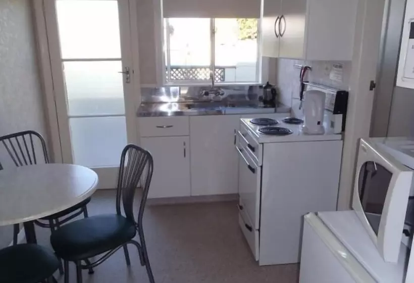 Cambrian Lodge Motel