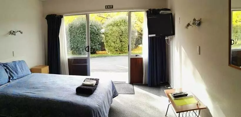 Cambrian Lodge Motel