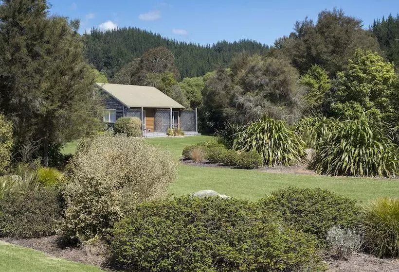 Hotel Abel Tasman Lodge