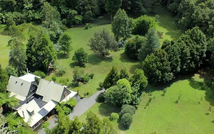 هتل Bushland Park Lodge And Retreat