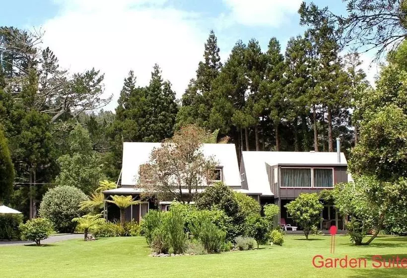 هتل Bushland Park Lodge And Retreat