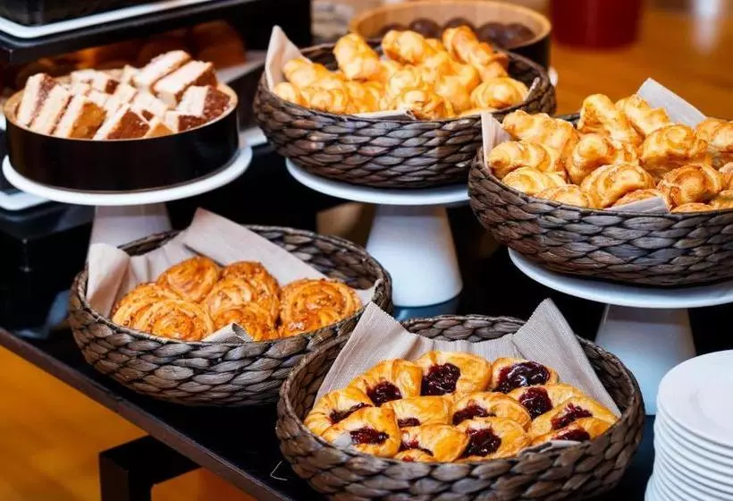 فندق Crowne Plaza St. Petersburg Airport, An Ihg