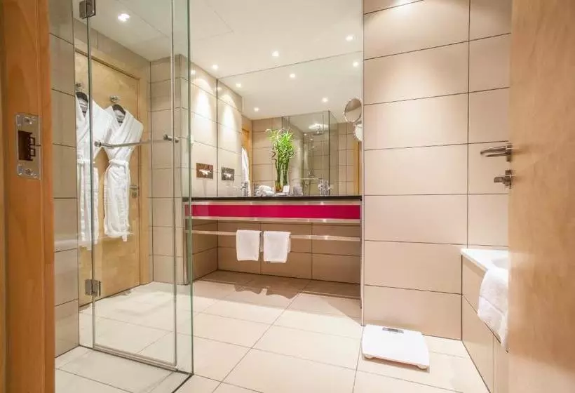 فندق Crowne Plaza St. Petersburg Airport, An Ihg