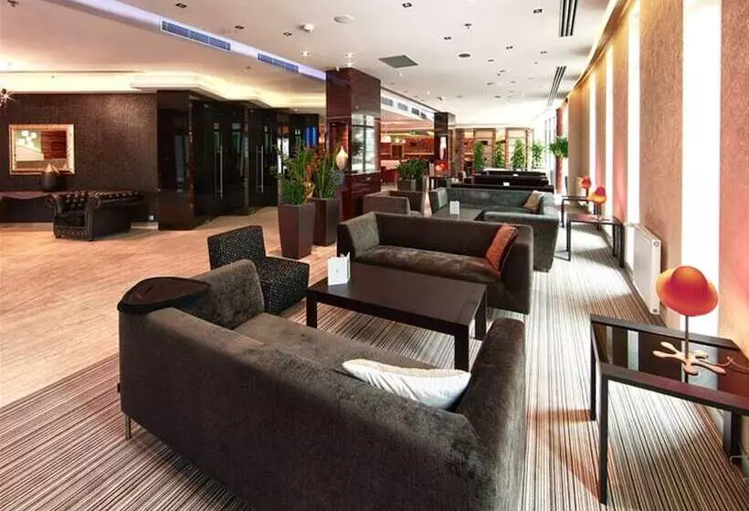 هتل Holiday Inn Trnava, An Ihg