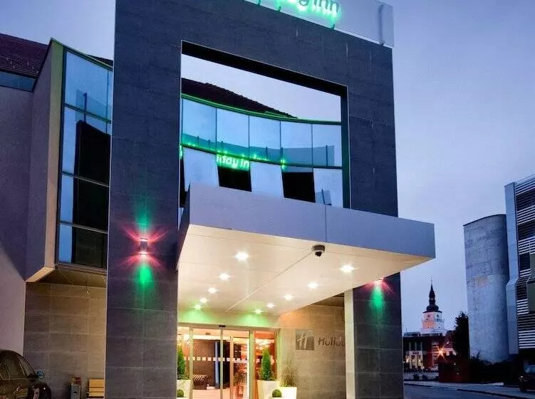 هتل Holiday Inn Trnava, An Ihg