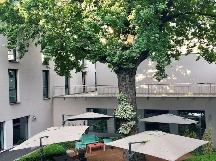 هتل Holiday Inn Trnava, An Ihg