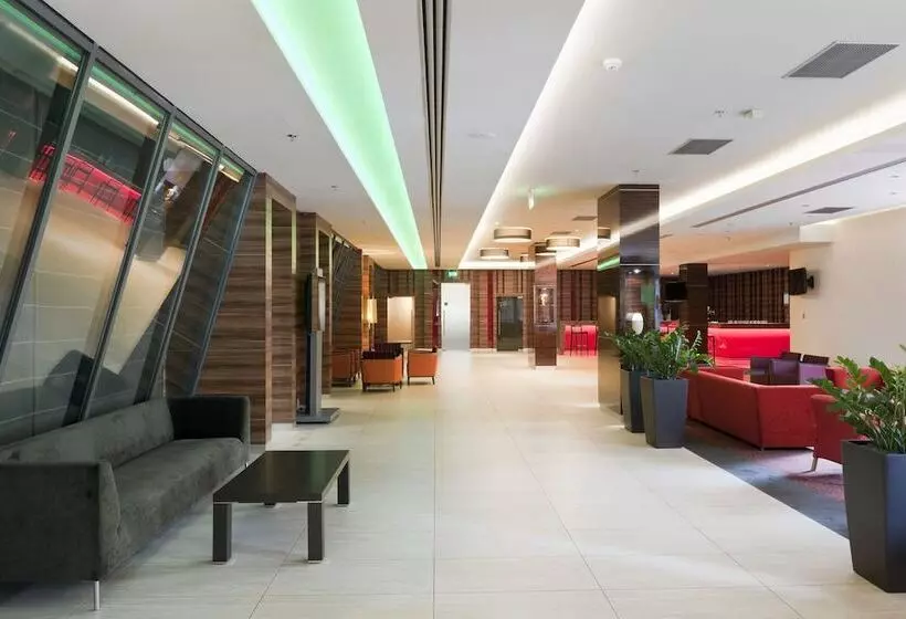 هتل Holiday Inn Trnava, An Ihg