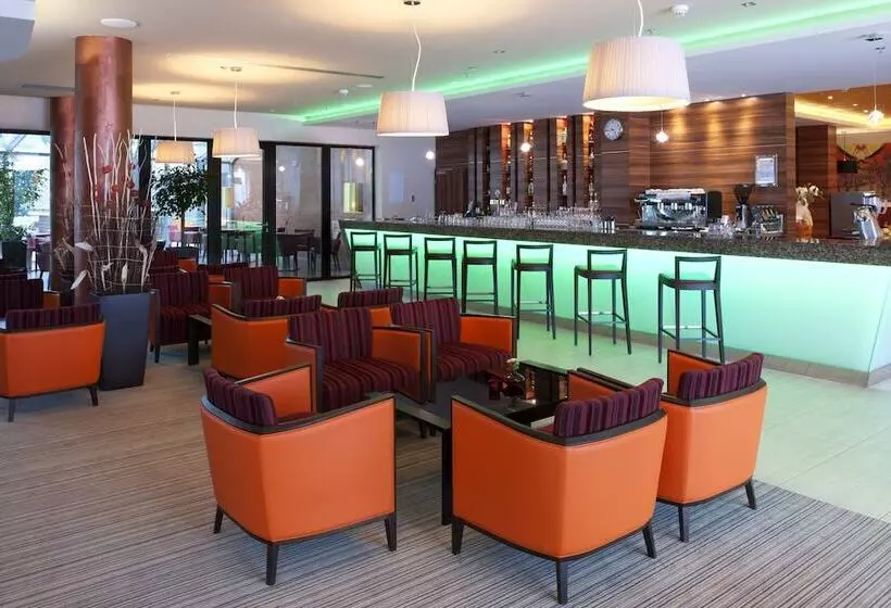 هتل Holiday Inn Trnava, An Ihg