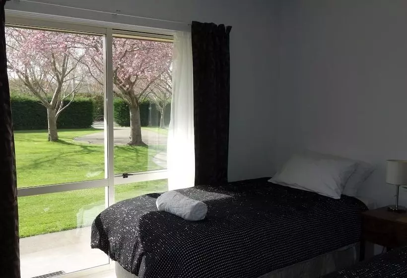 هتل Northwood Motor Lodge