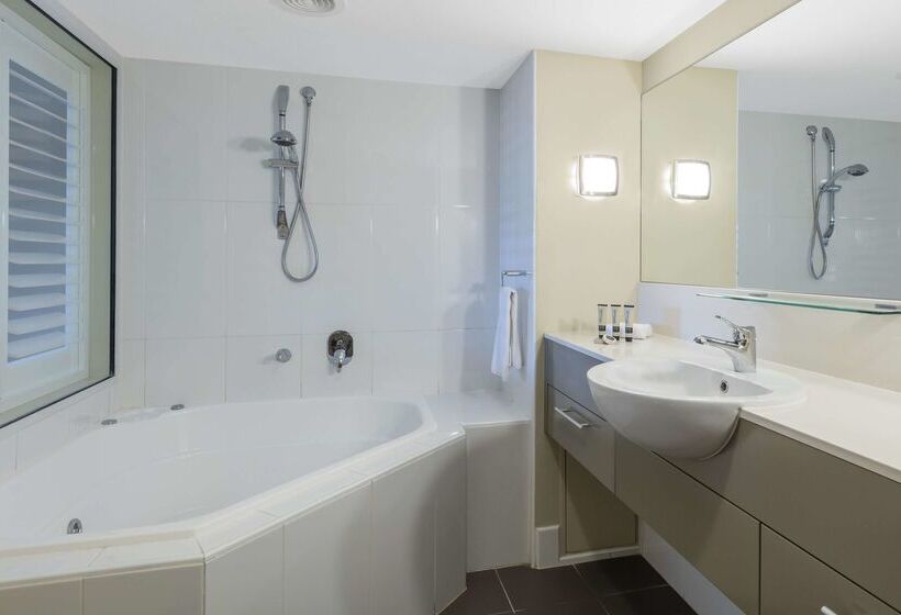 בית מלון כפרי Oaks Resort & Spa Hervey Bay