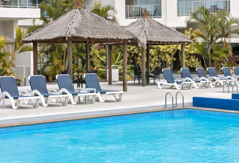 בית מלון כפרי Oaks Resort & Spa Hervey Bay