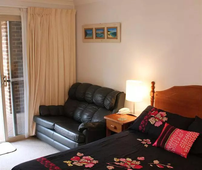 בית מלון כפרי Ruskin House @ Bbsc