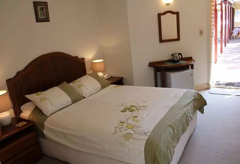 בית מלון כפרי Ruskin House @ Bbsc