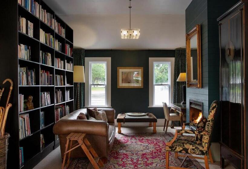 בית מלון כפרי The Martinborough