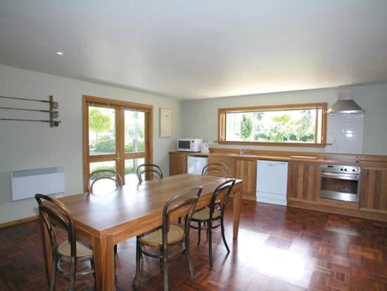 فندق Whitestone Cottages