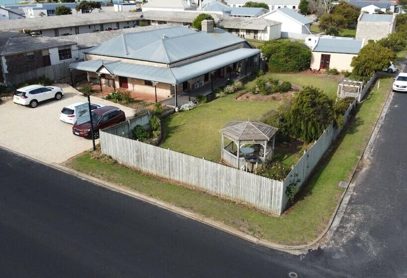 Robe House Heritage Accommodation