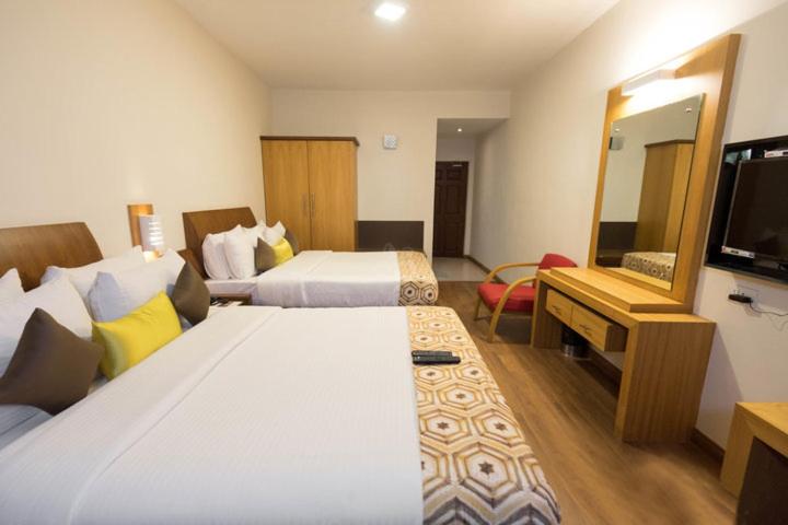 Отель Meadows Residency