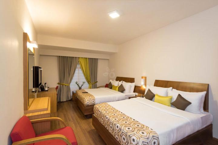 Отель Meadows Residency