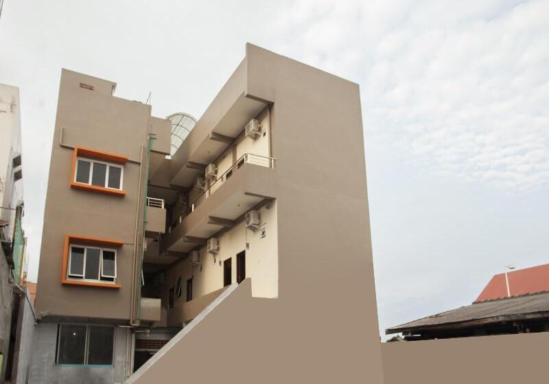 Hotel Dinda Residence By Oyo Rooms