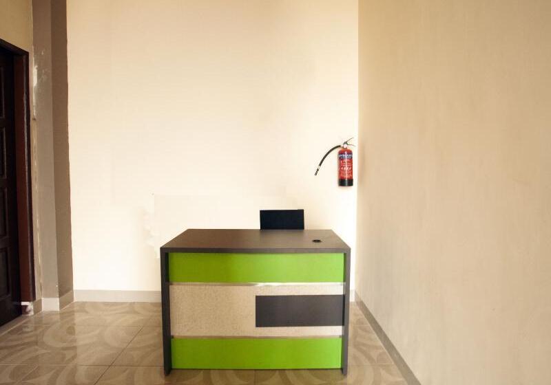 Hotel Dinda Residence By Oyo Rooms