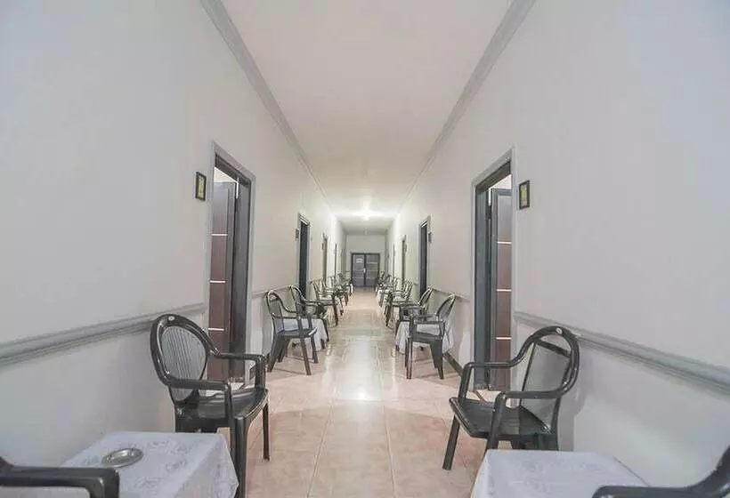 Hotelli Reddoorz Syariah Near Taman Rozeline Penajam