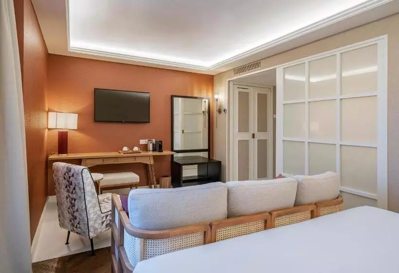 Hotelli Vincci Molviedro