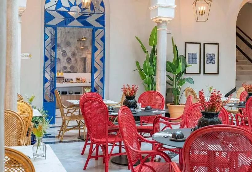 Hotelli Vincci Molviedro