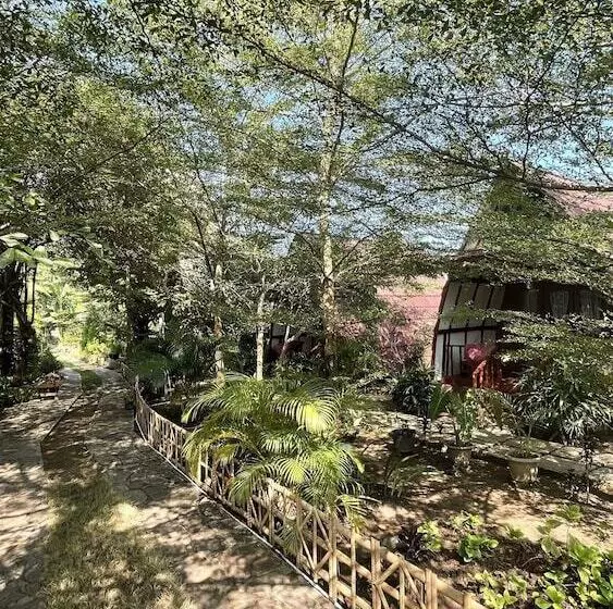 Raffles Inn Labuan Bajo