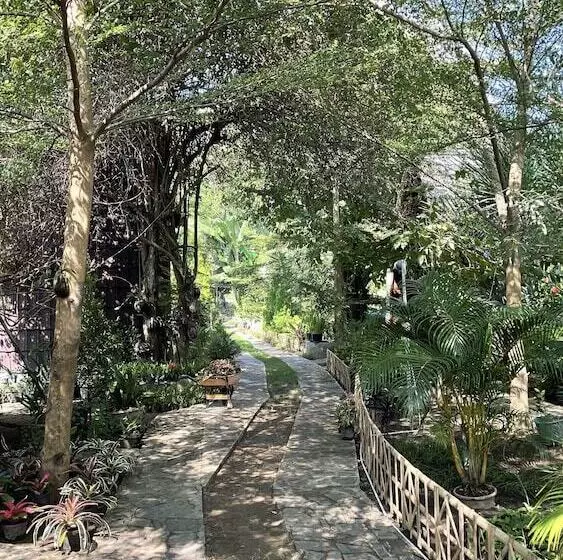 Raffles Inn Labuan Bajo