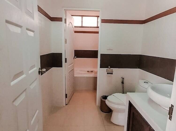 Hotel Chaithalay Khanom Resort