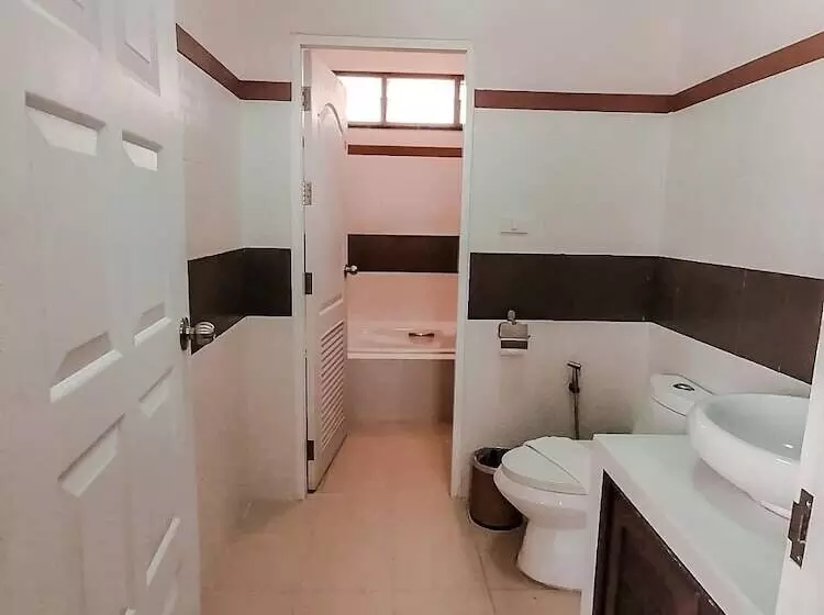 Hotelli Chaithalay Khanom Resort