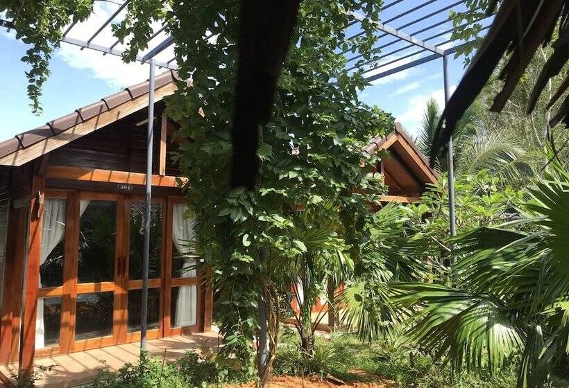 هتل Green Bungalow Phu Quoc