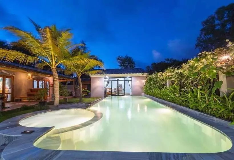 هتل Green Bungalow Phu Quoc