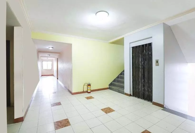 ホテル Hill Top By Oyo Rooms