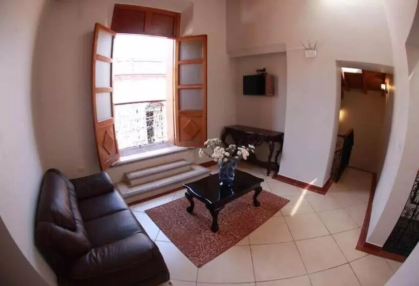 Hotelli Juárez Del Centro