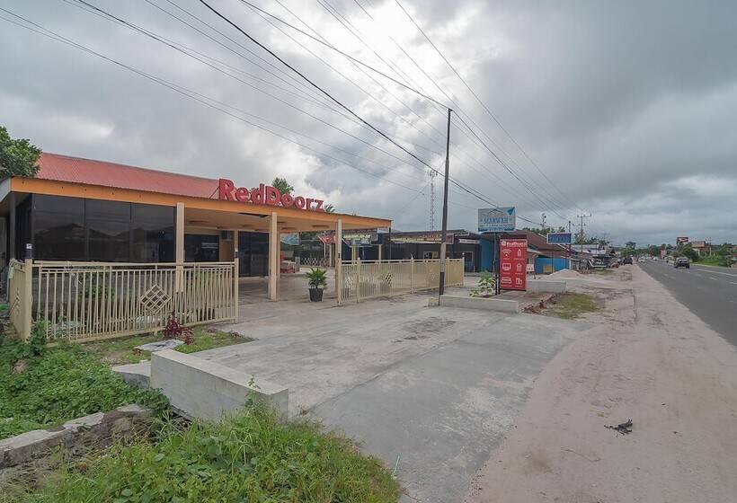 酒店 Reddoorz Syariah @ Jalan Tjilik Riwut