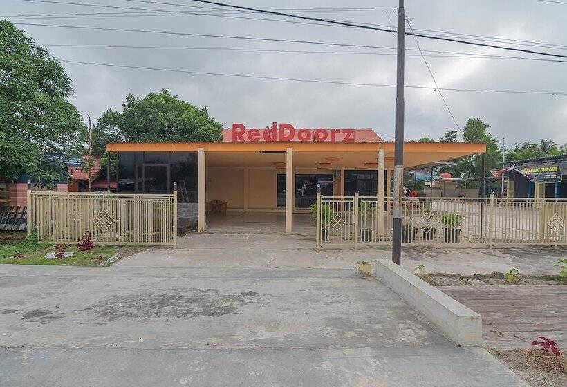 酒店 Reddoorz Syariah @ Jalan Tjilik Riwut