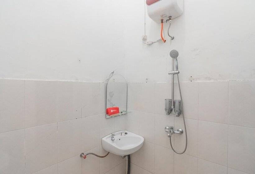 酒店 Reddoorz Syariah @ Jalan Tjilik Riwut