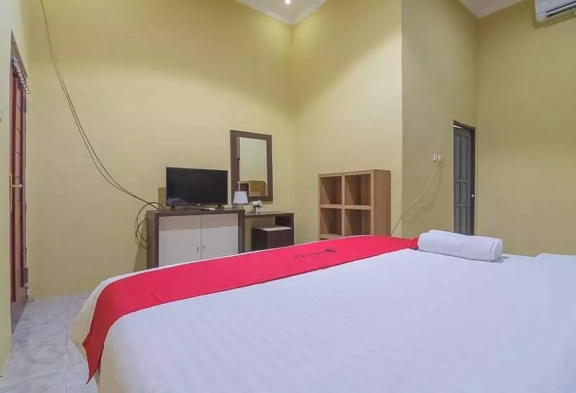 ホテル Reddoorz Syariah @ Jalan Tjilik Riwut