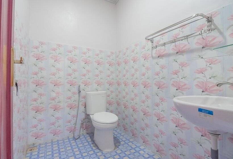 酒店 Reddoorz Syariah @ Jalan Tjilik Riwut