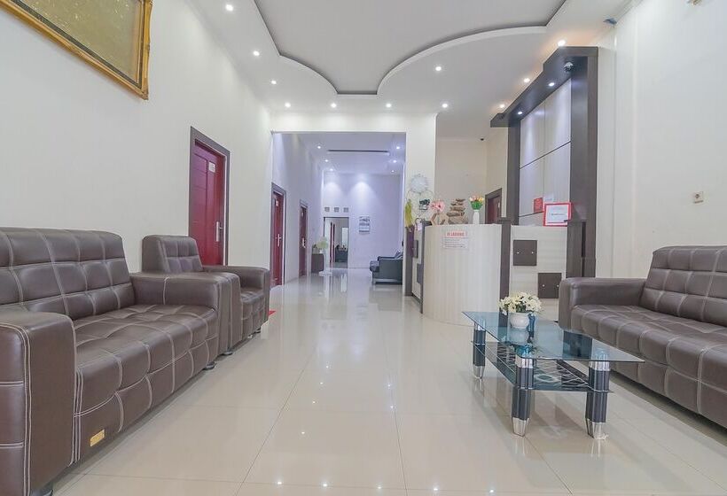 酒店 Reddoorz Syariah @ Jalan Tjilik Riwut