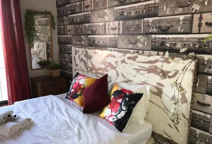 Alfama Patio Apartments