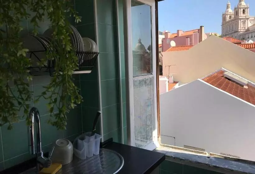 Alfama Patio Apartments